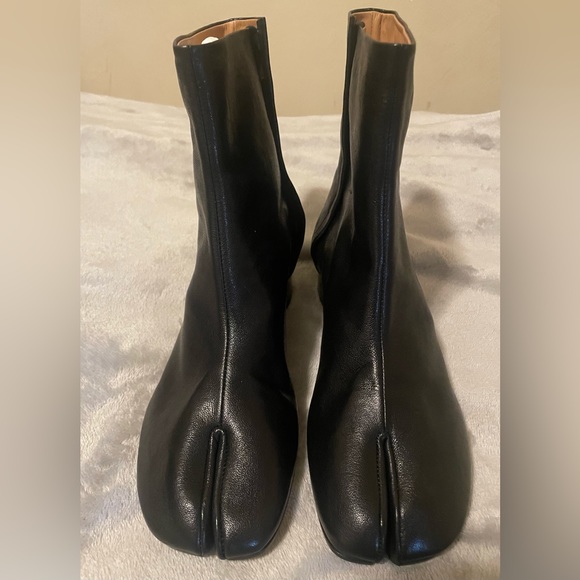 Maison Margiela - Black Low Heel TABI Boot Women\'s US 7.5/EU 37.5- Leather